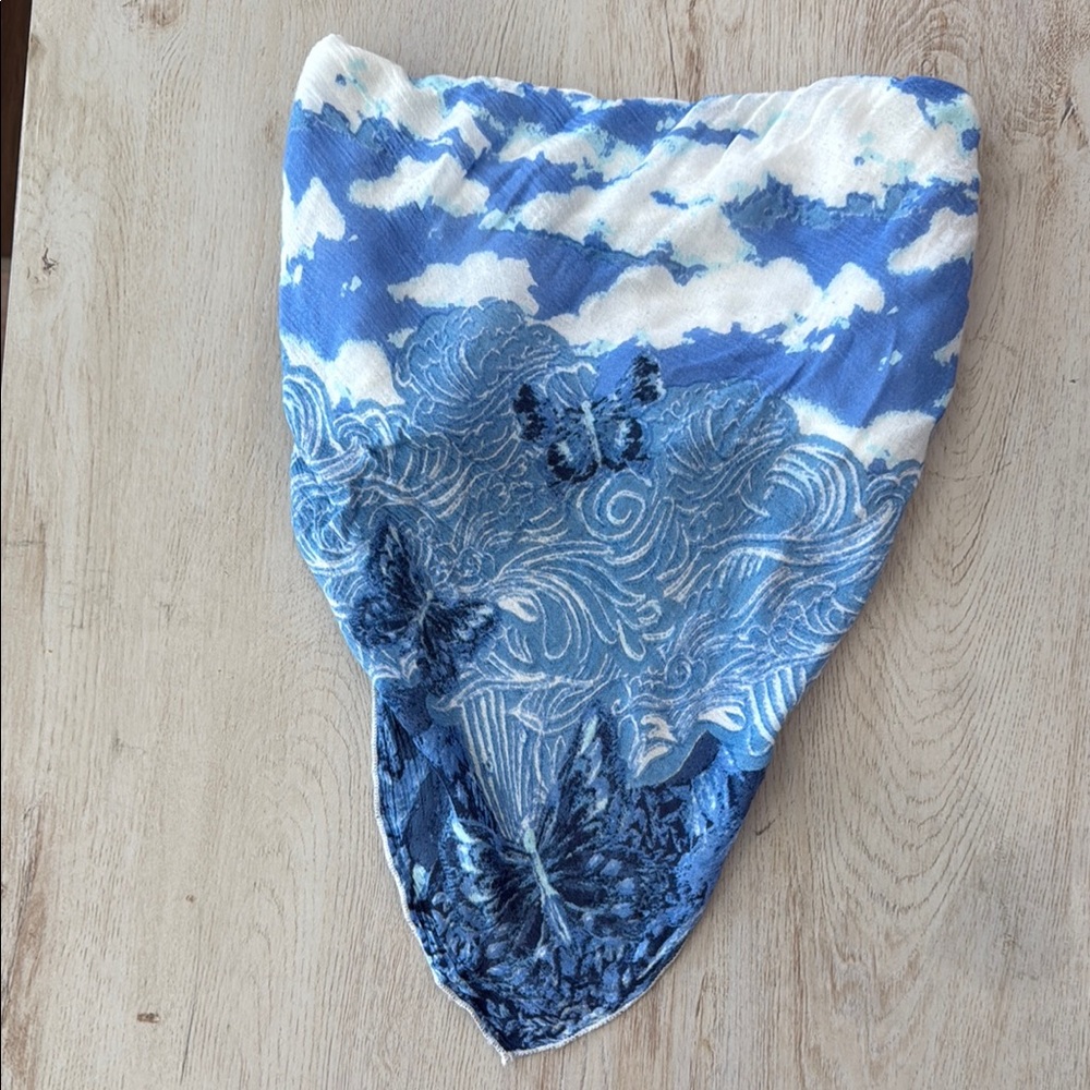 Free people Blue and White Scarf top